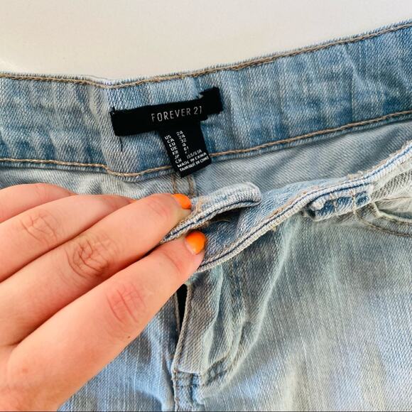 3/$20 FOREVER 21 Blue White Wash Lace Cut Off Denim Jean Mini Frayed Shorts 24 - Picture 2 of 6